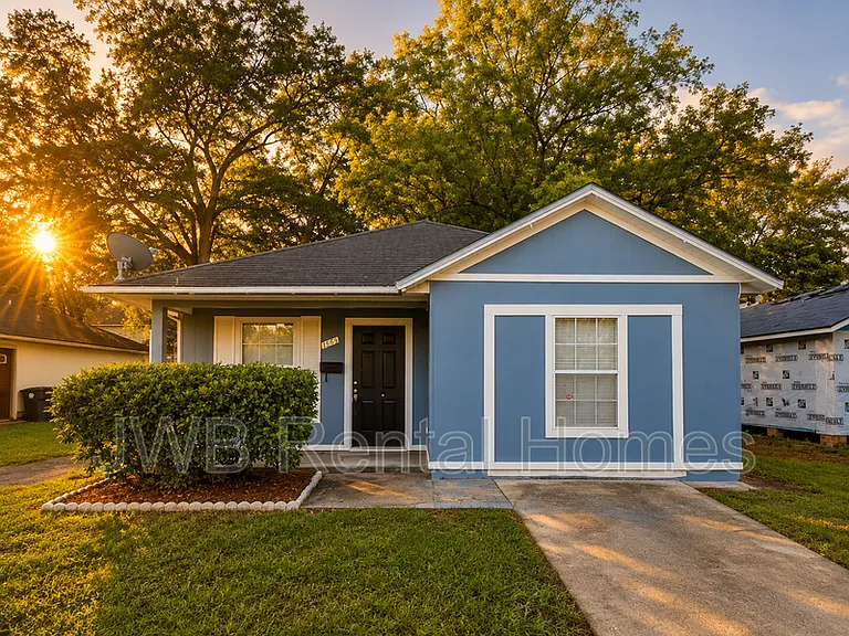 3562 Drexel St — Photo 1