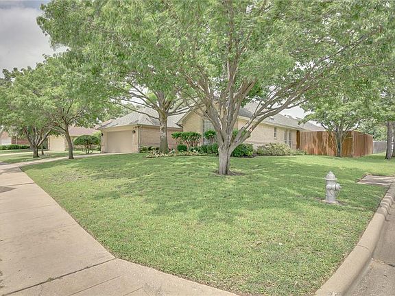 3rd image of 2017 Nugent Dr