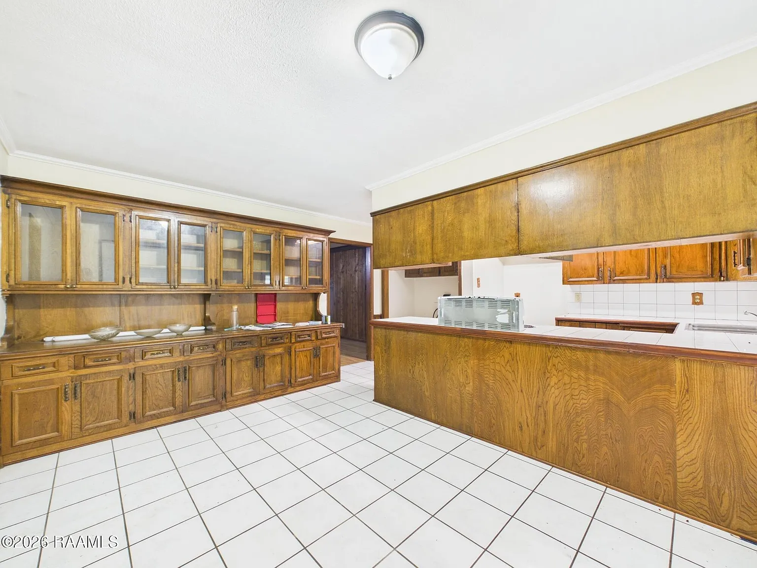 4 bed, 2600 sqft, $1,950 — Photo 2
