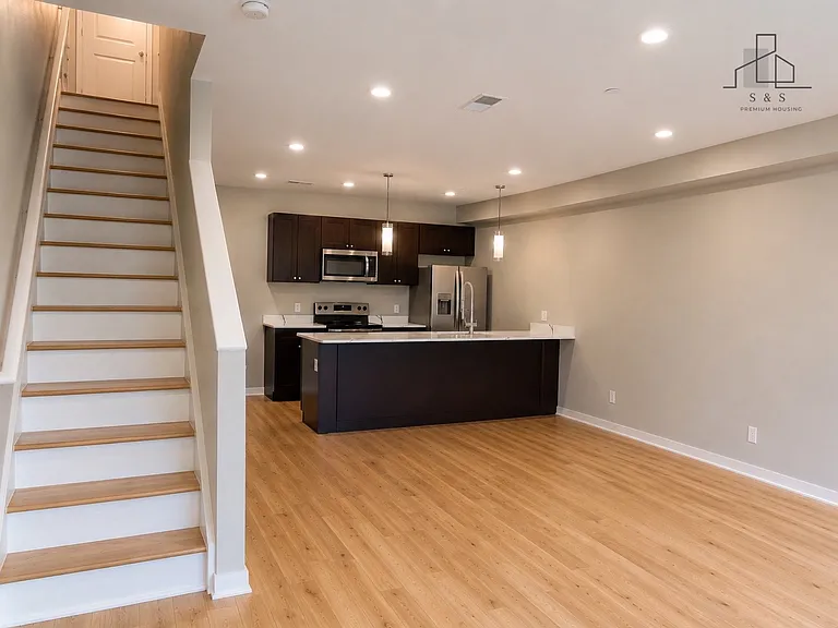 431 N 41st St #2 — Photo 3