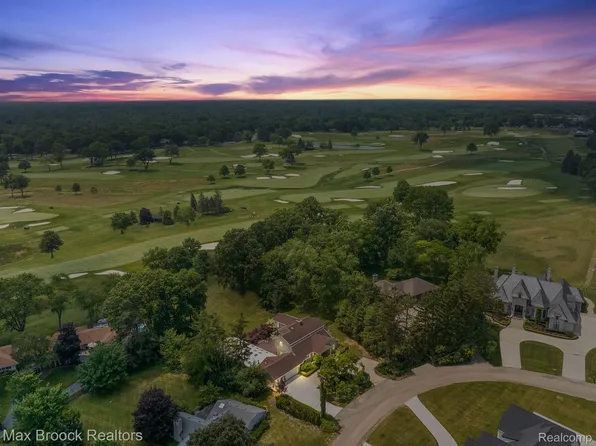 6560 Red Maple Ln, Bloomfield Hills, MI 48301