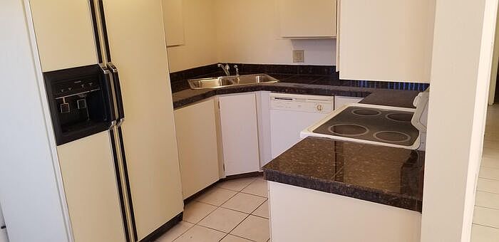 2nd image of 925 W Peoria Ave APT 31