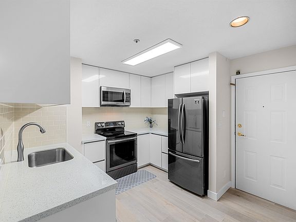 5th image of 3668 Rae Ave #206