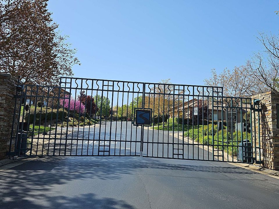 1st image of 1118 Souza Dr