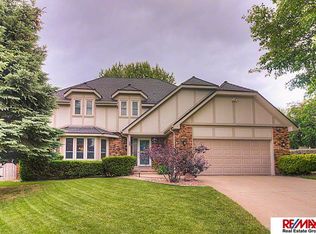 16627 Cedar Cir, Omaha, NE 68130