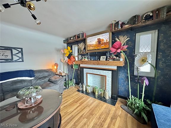 4th image of 7610 Renwood Dr