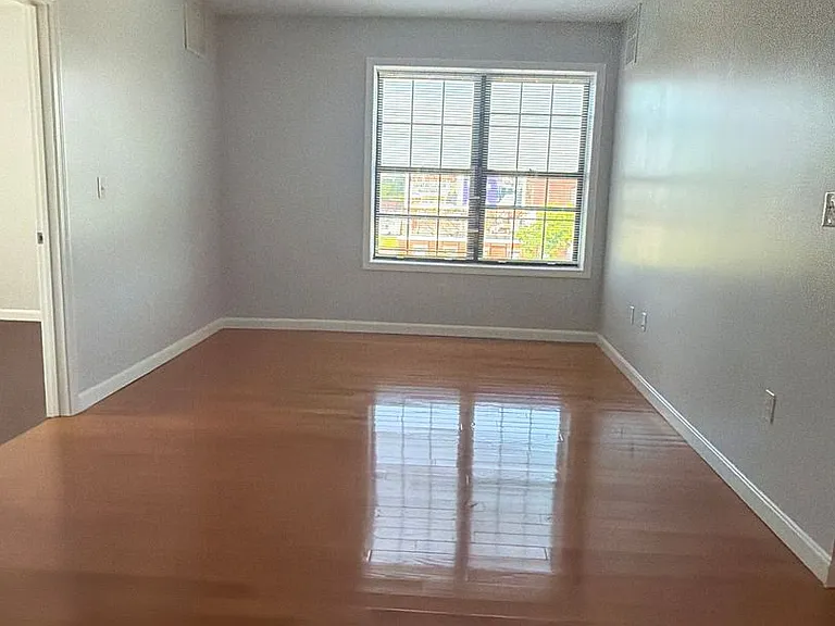 575 Common St #579 — Photo 1