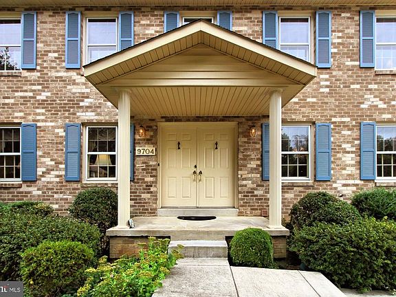4th image of 9704 Woodcarver Ct
