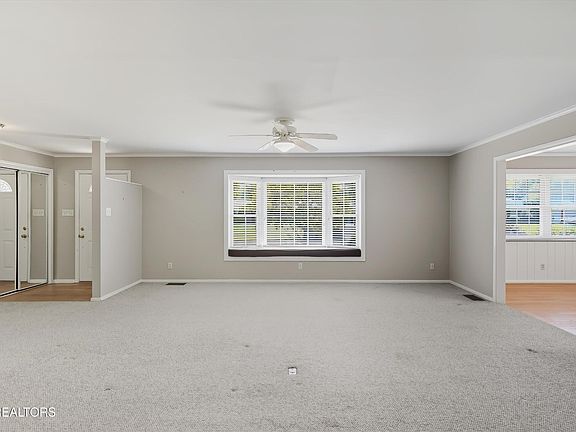 5th image of 8125 Chesterfield Dr