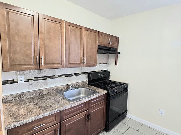 4th image of 411 Myrtle Ave #Fabee0986