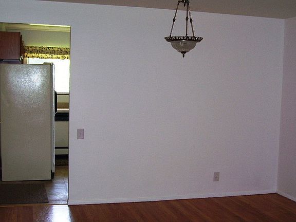 4th image of 1420 Wadsworth Dr