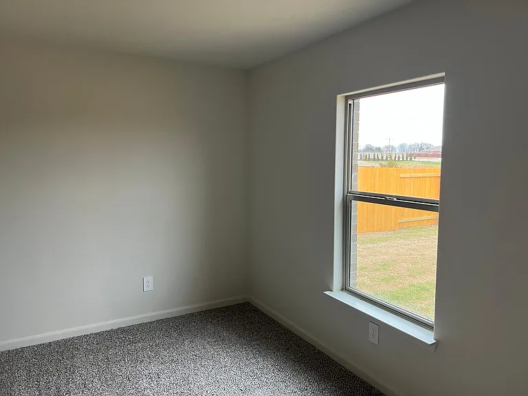 3086 Chillingham Dr — Photo 3