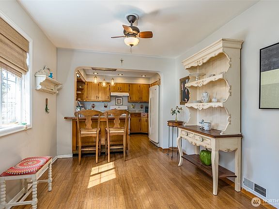 3rd image of 208 N Street NE