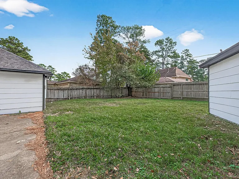 3815 Fernglade Dr — Photo 46