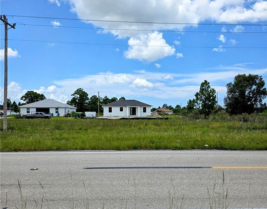 1st image of 924 Columbus Blvd
