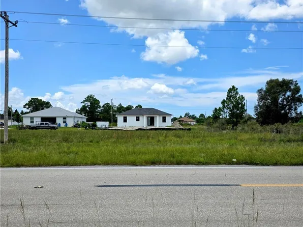 924 Columbus Blvd, Lehigh Acres, FL 33974