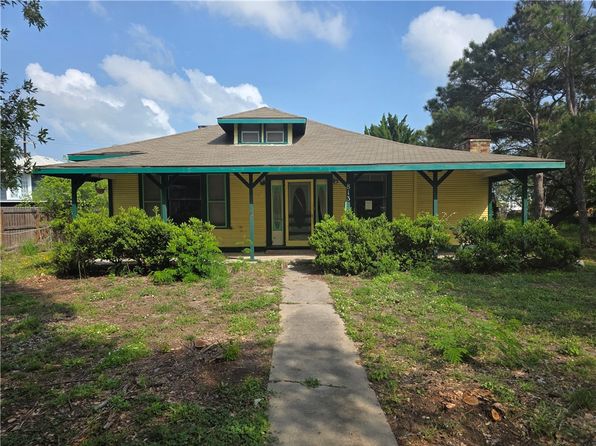 813 S Houston St, Aransas Pass, TX 78336