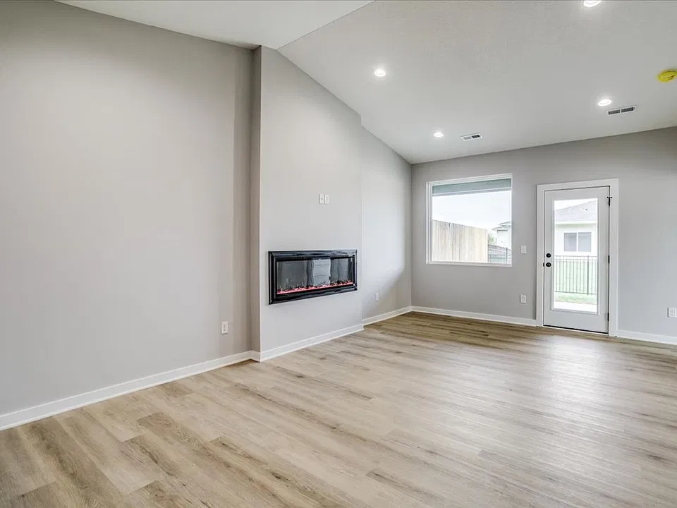 5433 N Briskbay Ct