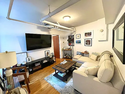 Rented by LJ Sloane Management | media 15