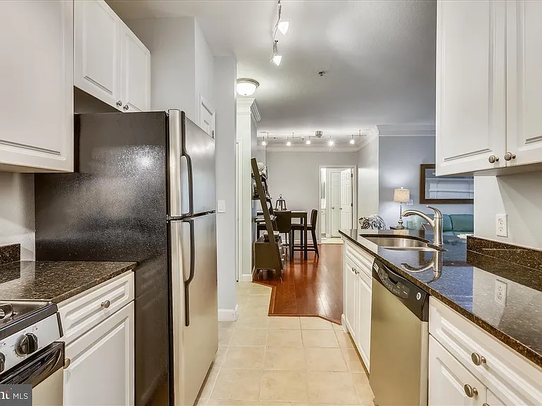 501 Hungerford Dr #154 — Photo 4