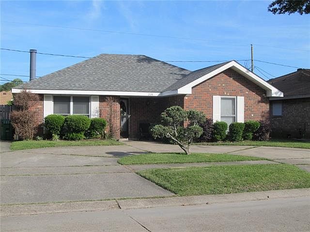 1st image of 2128 Williamsburg Dr