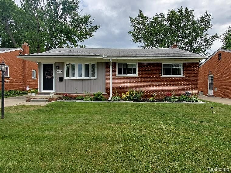 1st image of 23008 Violet St
