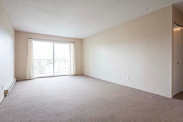 827 Selkirk Ave — Photo 5