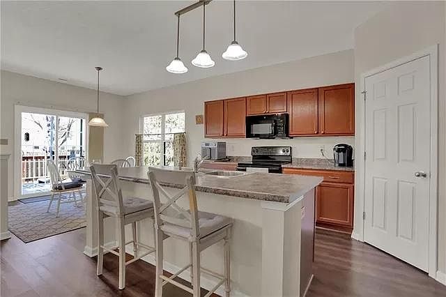 1st image of 516 N Marble Way