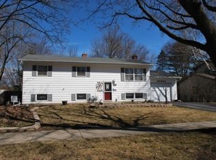 5934 Mayhill Dr, Madison, WI 53711