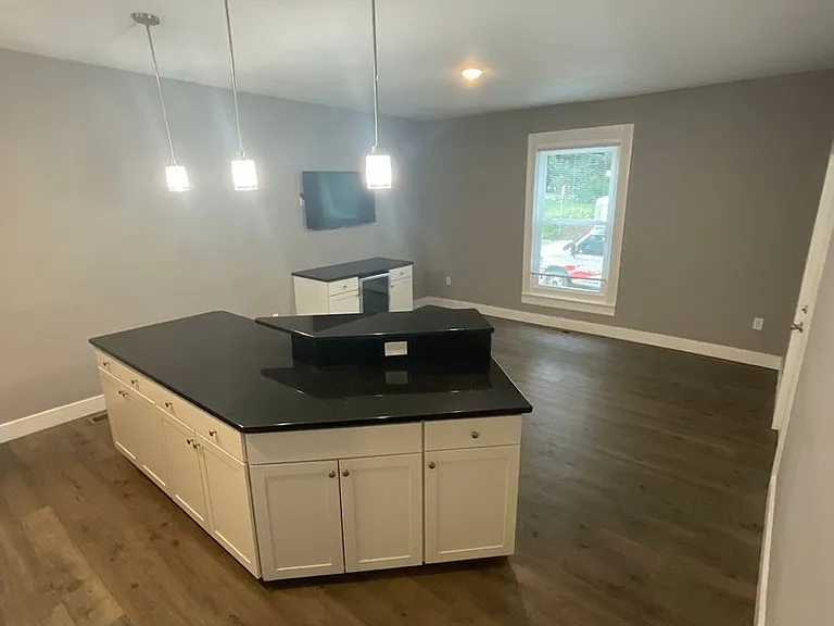 705 N Lincoln St — Photo 37