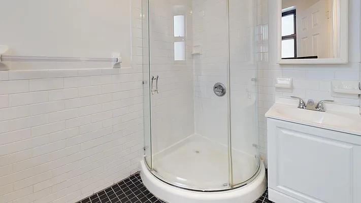 Rented by Bond New York | media 27