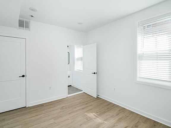 5th image of 630 S 19th St Floor 2