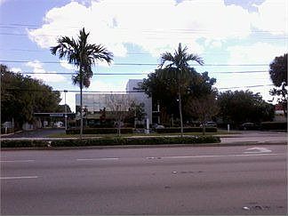 3rd image of 2412 N State Road 7 Rd