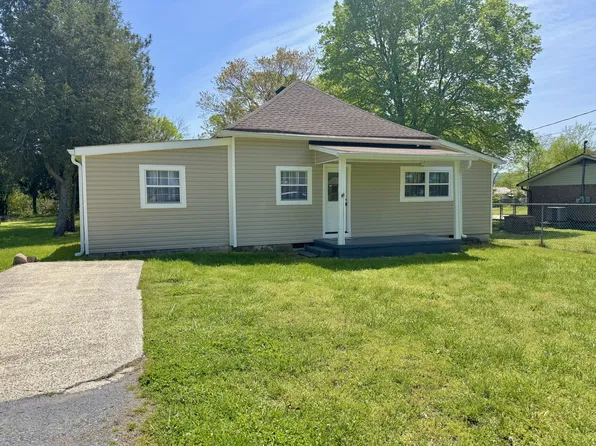 210 6th St, Graysville, TN 37338