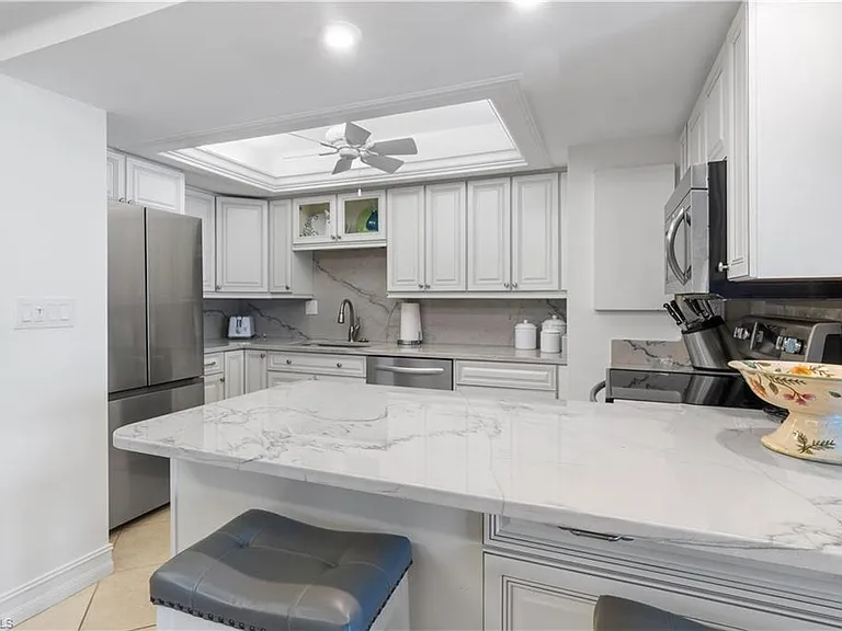 3443 Gulf Shore Blvd N #303 — Photo 4
