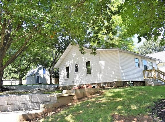 5th image of 1000 E Parker Ave