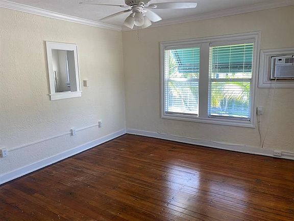 3rd image of 354 Brazilian Ave APT 4