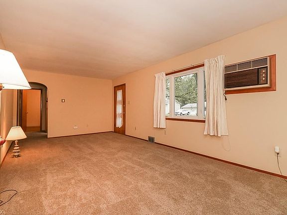 4th image of 786 Sunset Ave