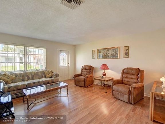 3rd image of 4208 NW 49th Dr
