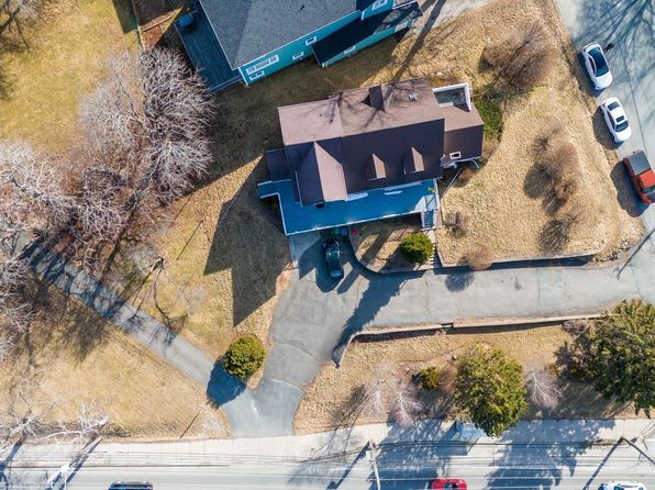 2 Torrington Dr, Halifax, NS B3M 1Y2