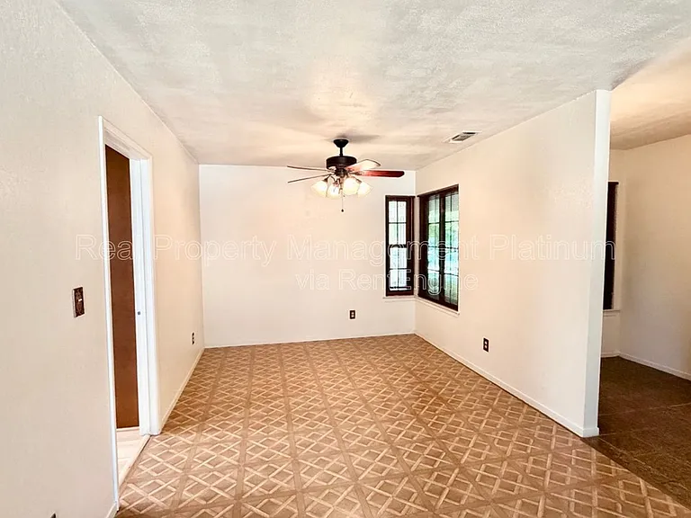 3305 E Palo Alto Ave — Photo 13