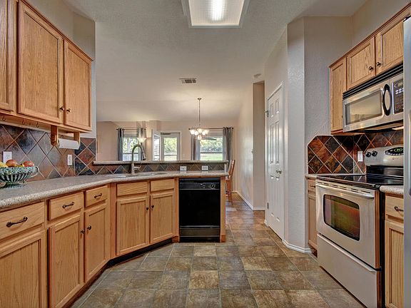3rd image of 500 Millington Ln