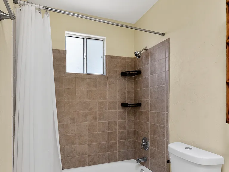 831 E Hedrick Dr #2 — Photo 31