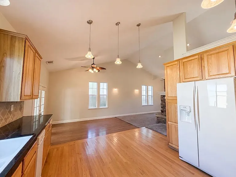 8213 Fair Way — Photo 3