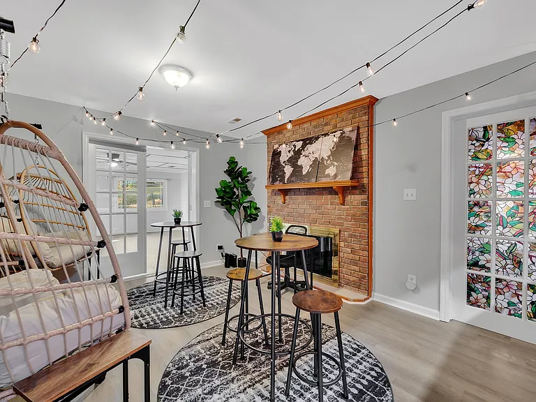 Sunlea Ln — Photo 11