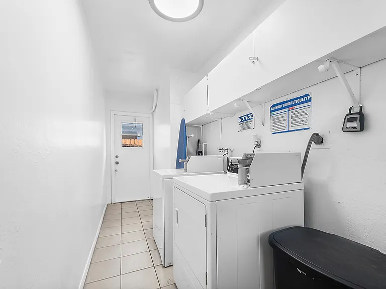 7211 Venetian St #3 — Photo 28