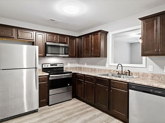 2nd image of 1729 Manning Dr Unit 3