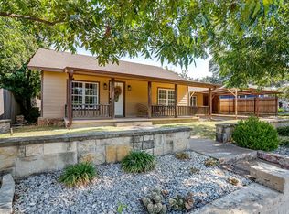 203 E 7th St, Weatherford, TX 76086