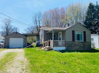 608 Sunnyside St SW, Hartville, OH 44632