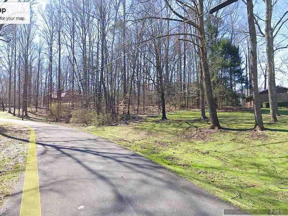 1st image of White Oak Dr